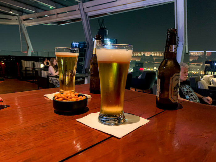 バンコク マリオット ホテル スクンビット(Bangkok Marriott Hotel Sukhumvit)のルーフトップバー「オクターブ(Octave)」で飲んだビール