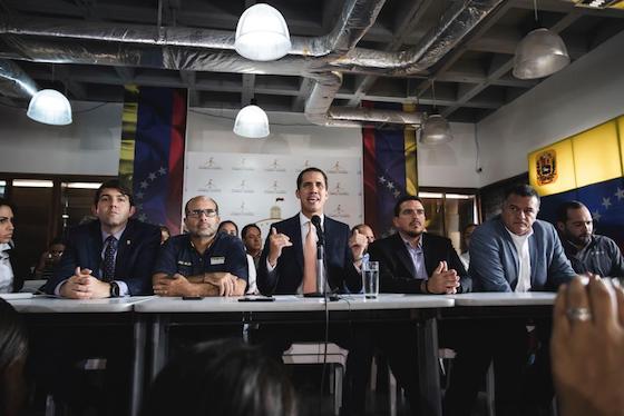 Guaidó en rueda de prensa