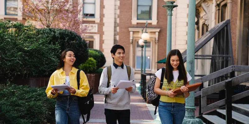 The ideal side job for students is teaching English