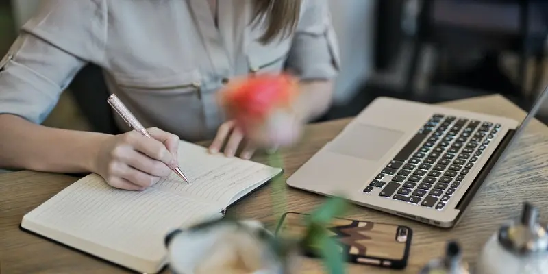 What is the most effective way to write a dissertation? 