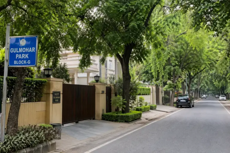 Construction and Collaboration Services in Gulmohar Park