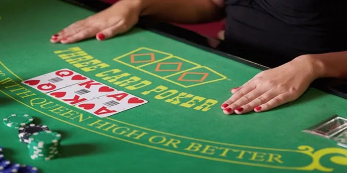 Aturan Dasar Permainan Triple Card Poker<