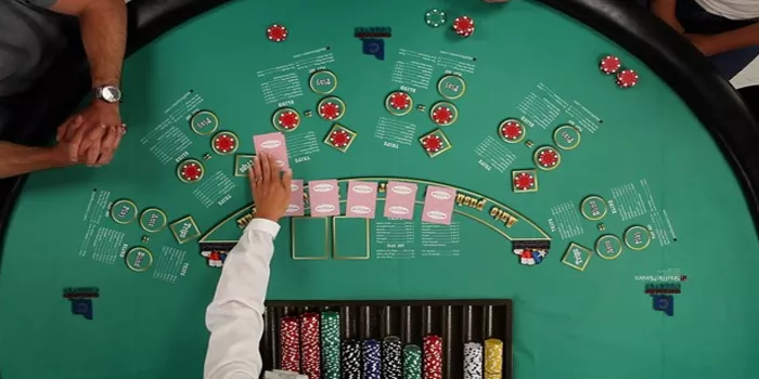 Ultimate Texas Hold'em: Menyelami Dunia Poker yang Menarik