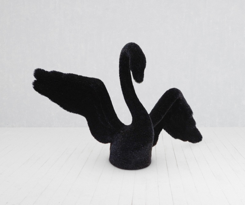 Photo_Black-Swan_Sculpture_Modern-Art