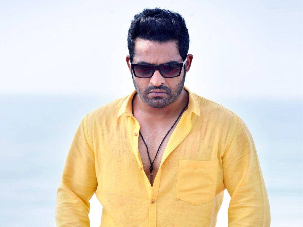 Jr Ntr In Maglia Gialla Sfondo