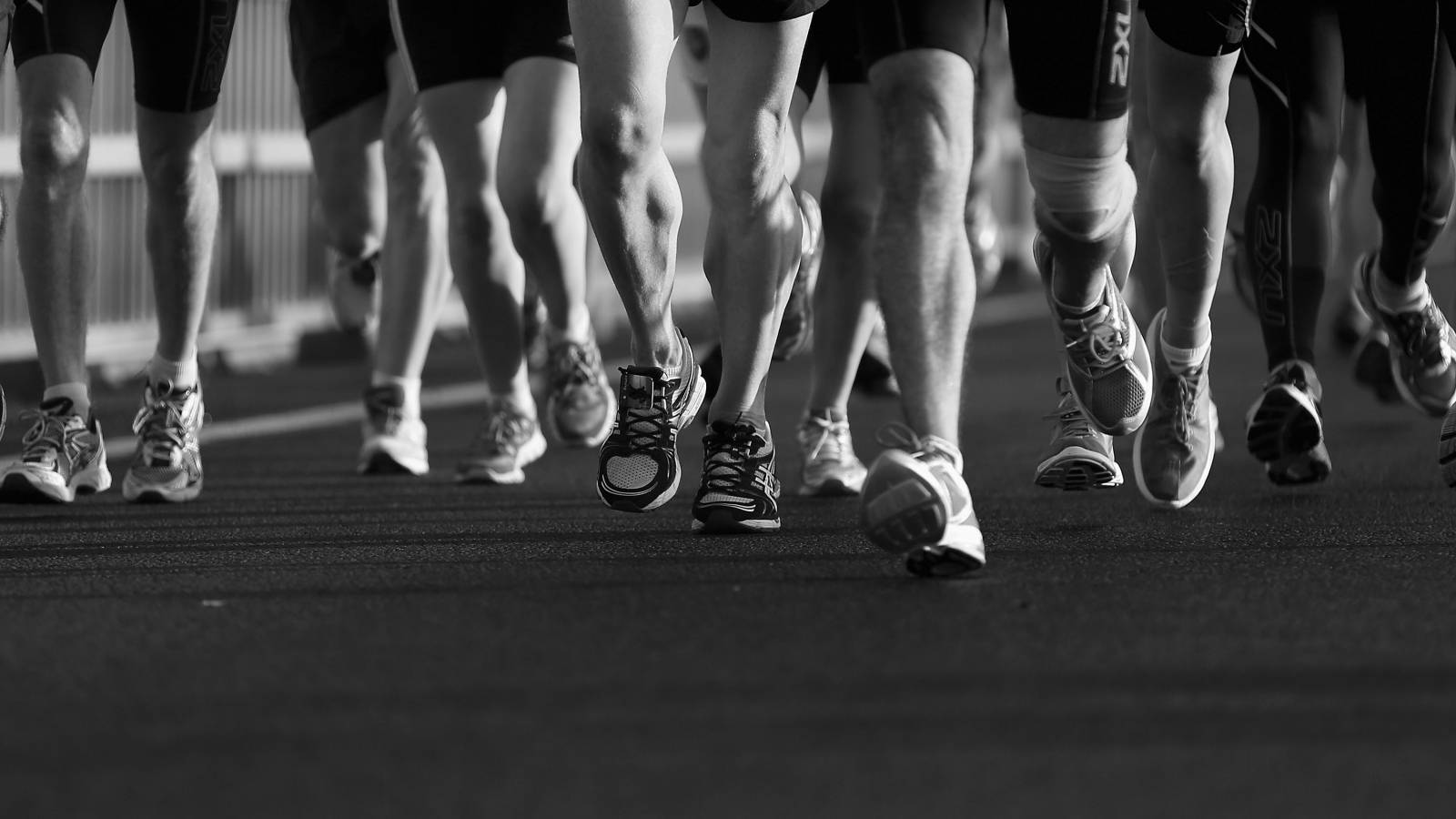 Marathonin Graustufenaufnahme Wallpaper