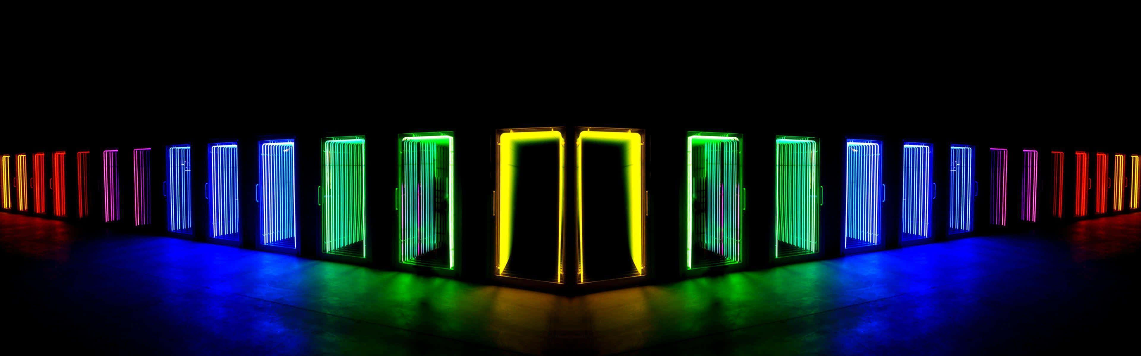 Dynamisk Multi-skjerm Oppsett Med Høyoppløselig Display Bakgrunnsbildet