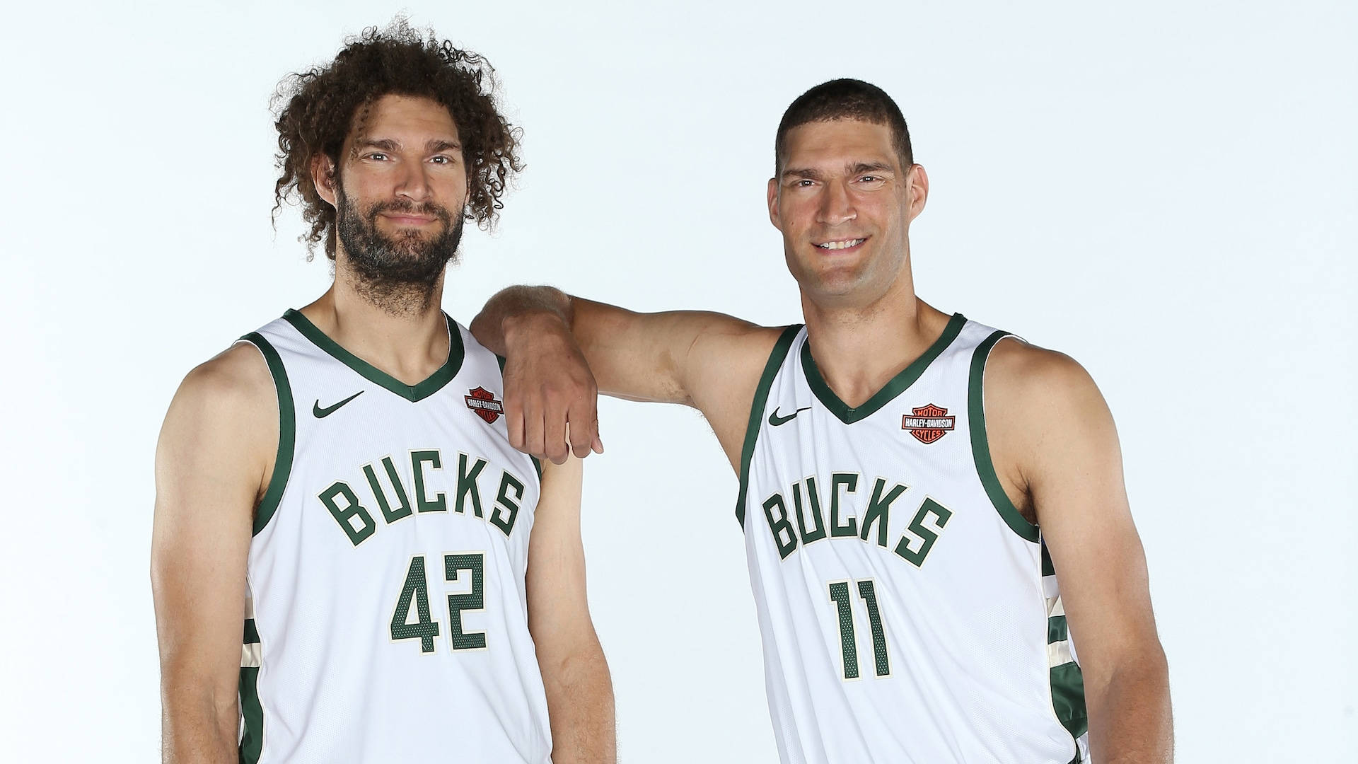 Robinlopez Och Brook Lopez-porträtt. Wallpaper