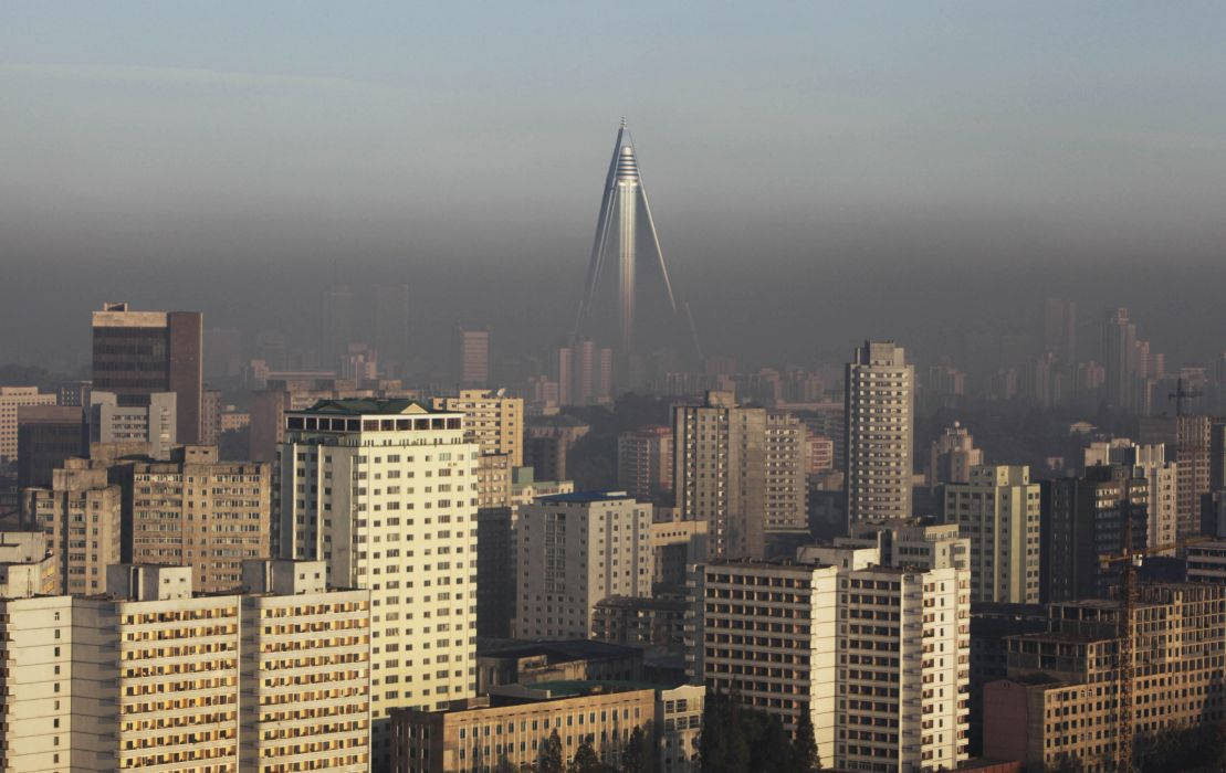 Ryugyonghotel Con Vista Su Pyongyang Sfondo