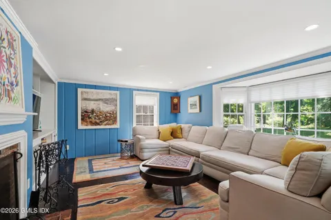 $2,395,000 | 128 Weaver Street, Greenwich, CT 06831