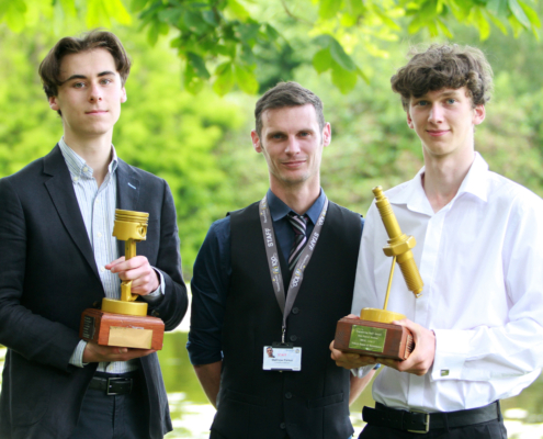 8 Harvey Bate, Lecturer Matthew Parker, Struan Mackenzie Vehicle Inspection students Harvey Bate, winner of The Institute of Motor Industry and Motor Vehicle Department’s Best Practical Student and Struan Mackenzie, The Institute of Motor Industry and Motor Vehicle Department’s Best Overall Student with Lecturer Matthew Parker (centre).