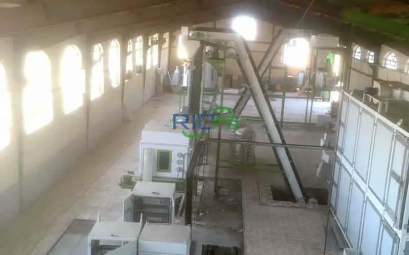 ஈரான் நீர்வாழ் தயாரிப்புகள் நிறுவனத்தின் தீவன உற்பத்தி வரி திட்டம்