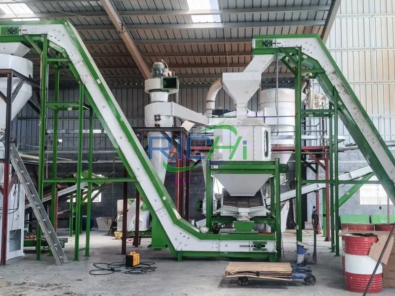 Macchina per la produzione di pellet di trifoglio da 2 t/h in Germania